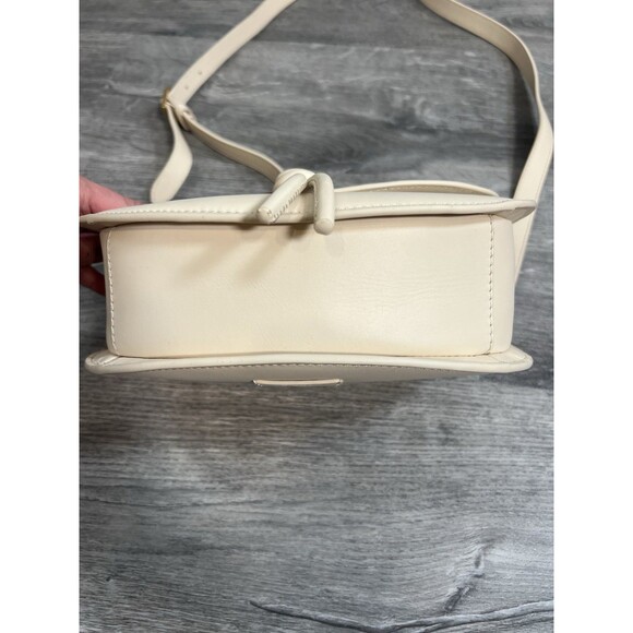 Vince Camuto Snap Shoulder Bag VC-JAIYA-CB  Warm Vanilla Color Leather NWT $188 - Picture 5 of 14